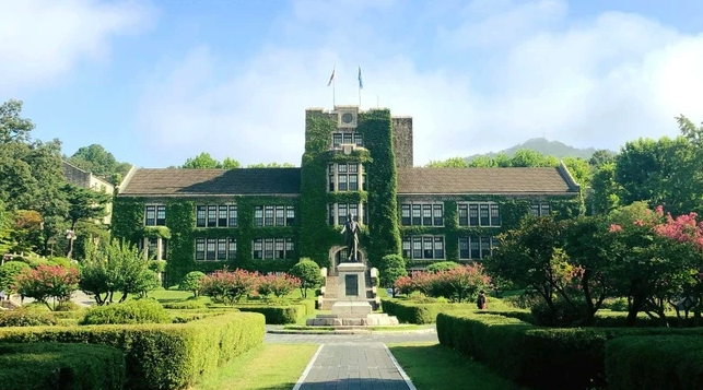 Cuộc sống sinh viên tại Hàn Quốc vào năm 2025 - Những thách thức và cơ hội từ việc muộn visa do biến động chính trị